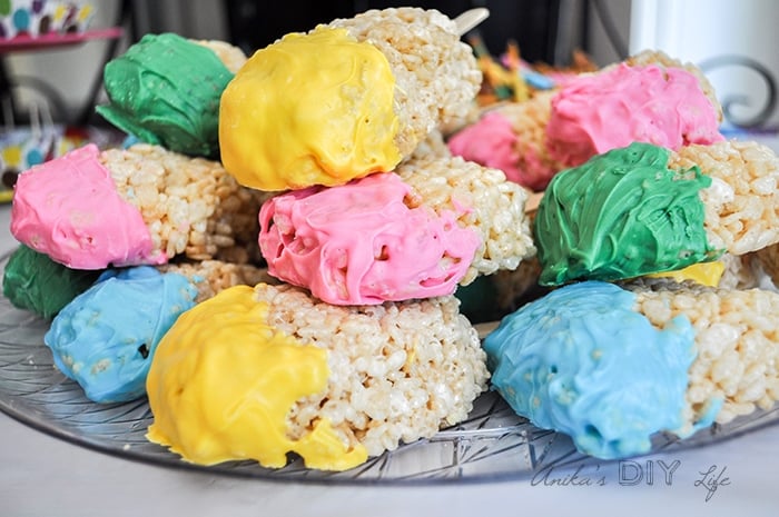 Paintbrush rice krispie treats - perfect art birthday party food idea