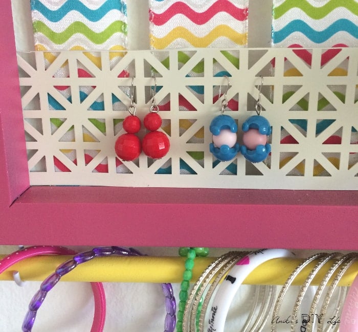 DIY Little Girls Accessory Organizer - Anika's DIY Life