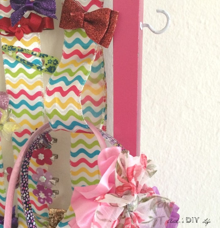 How to Make a Simple Hair Bow Holder for Your Little Girl