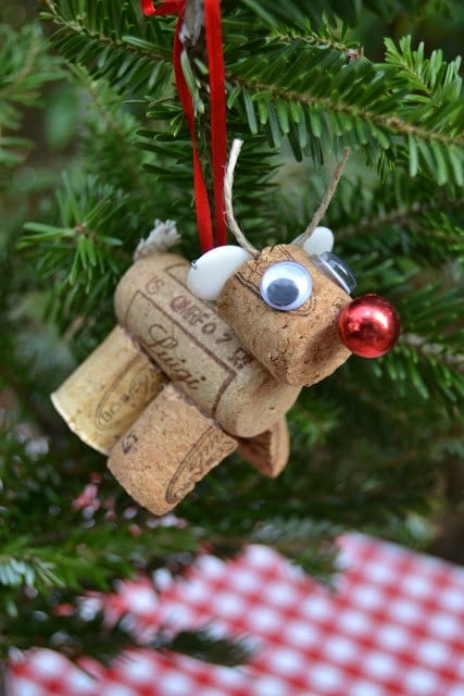 Look at these gorgeous and unique DIY Christmas Ornaments
