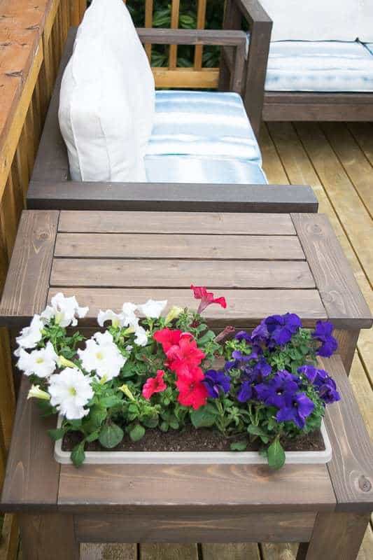 DIY Outdoor end table with colorful flowers