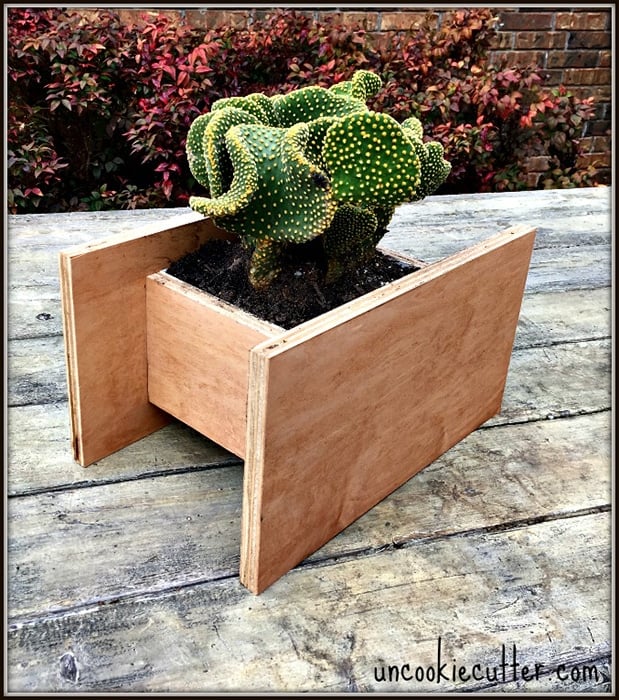 45 Easy and Amazing DIY Wooden Planter Box ideas You Can Make!