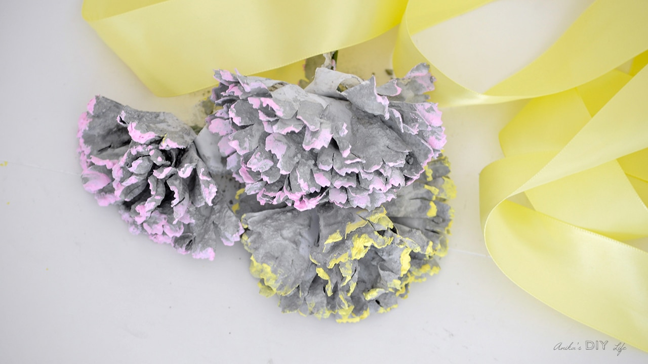 DIY Concrete Flowers : Easy 2-Minute Project - Anika's DIY Life