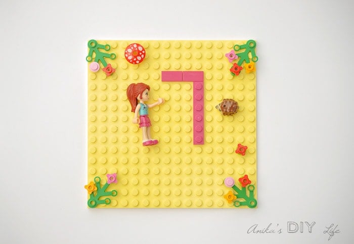 How to make your own Lego Friends birthday invitations