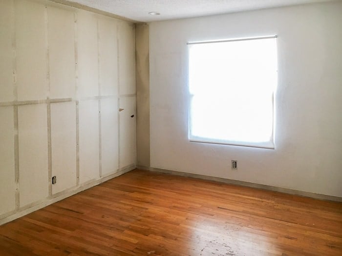 Room ready for popcorn ceiling removal