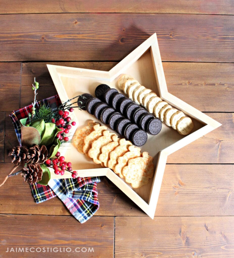 Wood star shaped serving tray