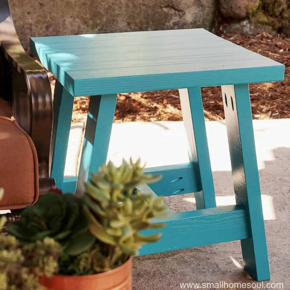 Outdoor side table painted teal easy 2X4 project idea