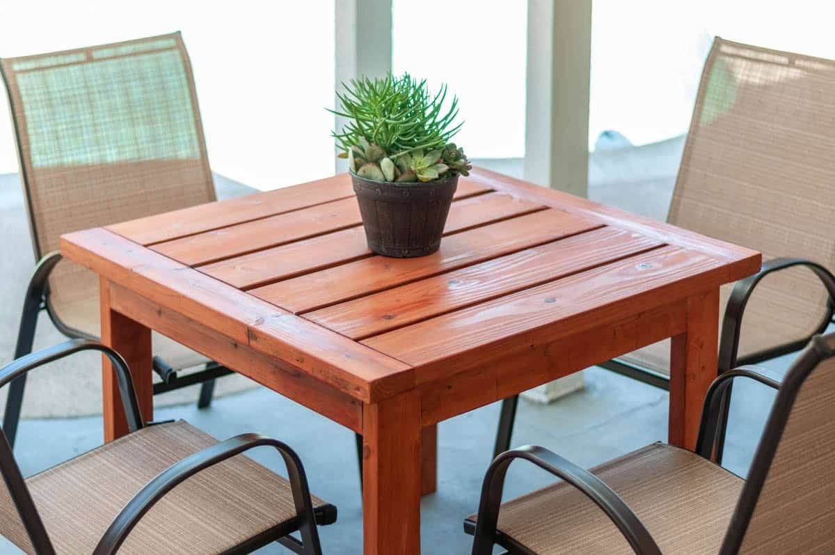 Outdoor dining table made with 2X4s and 2x6s