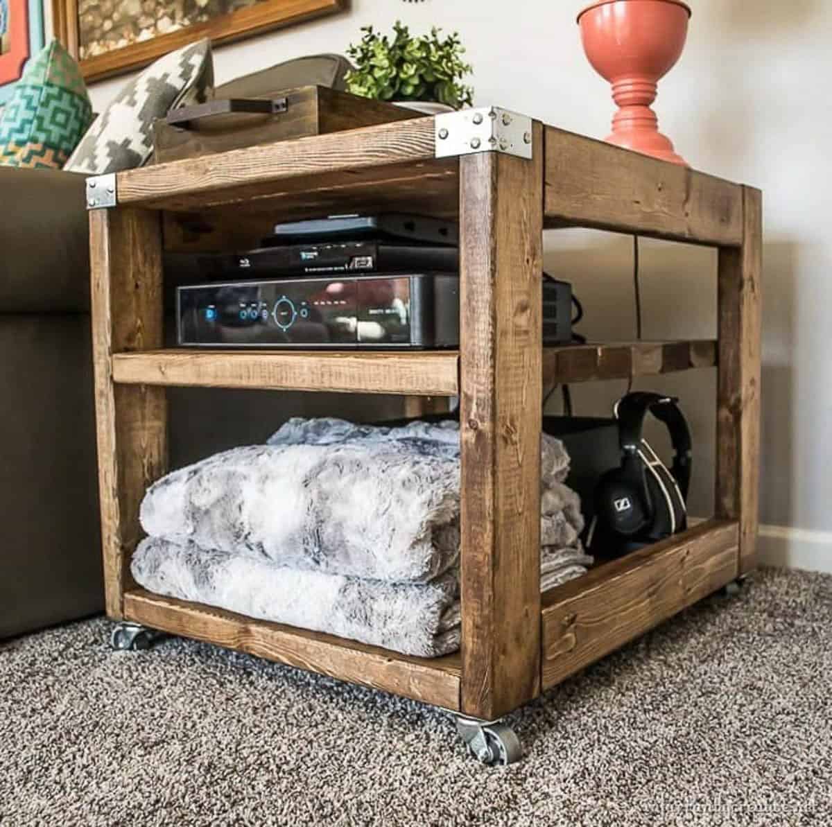Industrial style end table 2X4 project idea