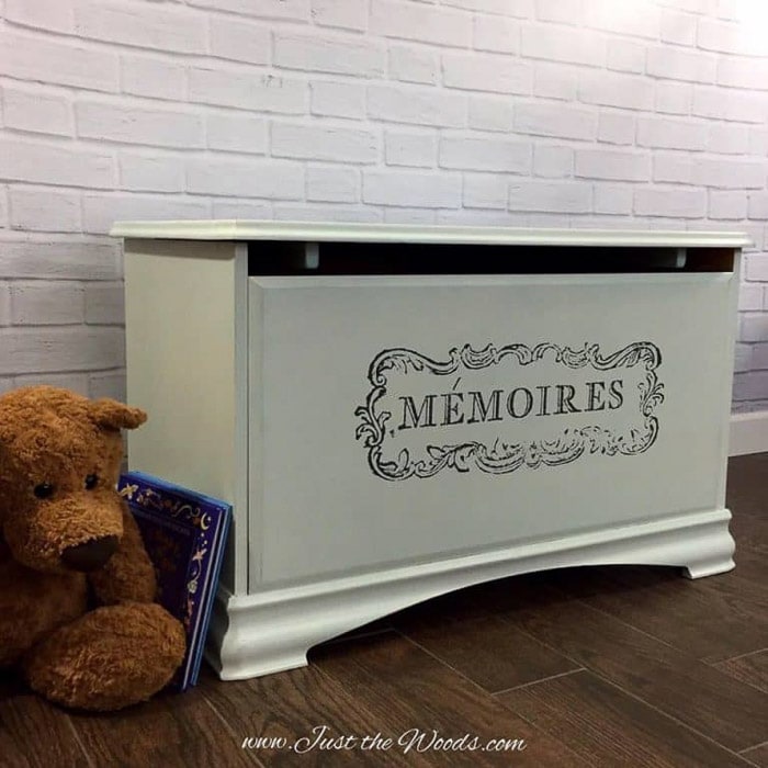Old trunk makeover into DIY toy organizer