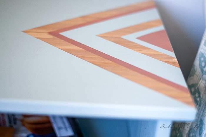 Close up of pattern on Ikea Tarva nightstand top