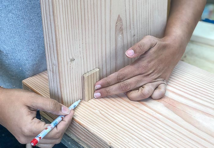 marking position of tenon for the beadlock joinery.
