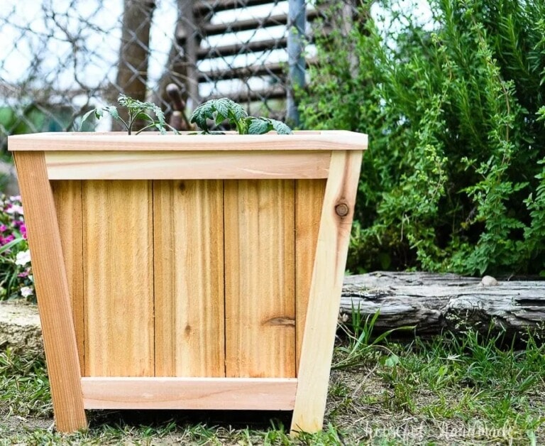 45 Easy And Amazing DIY Wooden Planter Box Ideas You Can Make!