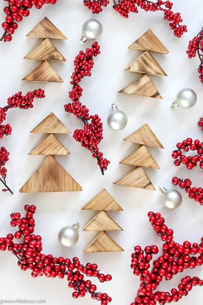 23 Easy Scrap Wood Christmas Projects For 2021  Anika's DIY Life