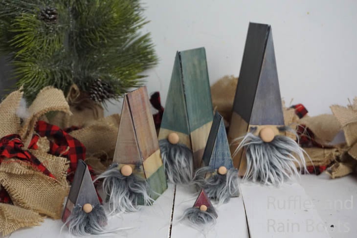 23 Easy Scrap Wood Christmas Projects For 2021 - Anika's DIY Life