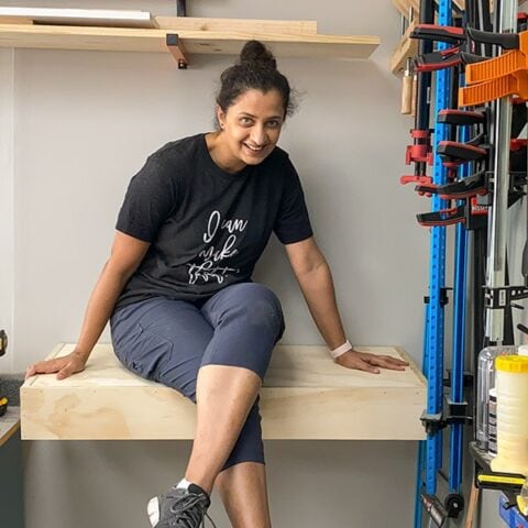 Simple and easy DIY floating shelf tutorial. Great detailed beginner friendly step by step instructions and plans to make a heavy duty strong floating shelf. Also includes full video.
