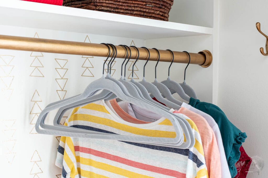 close up of closet rod in DIY custom closet