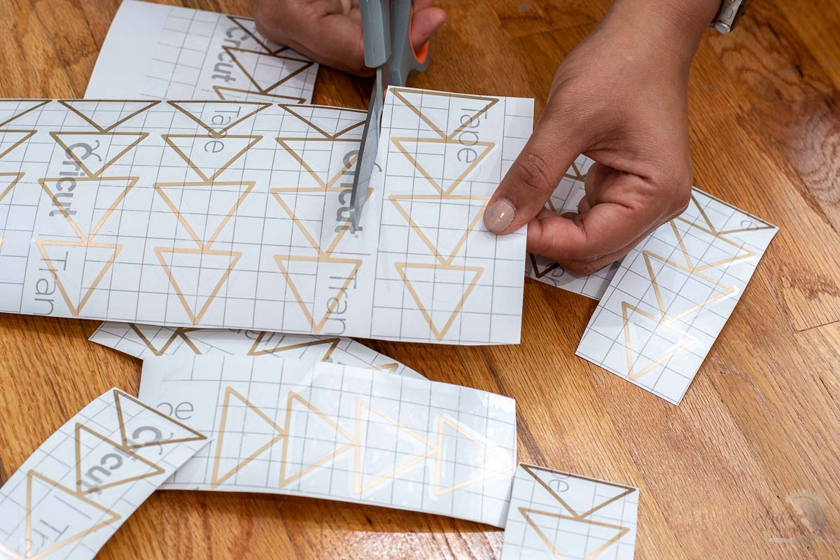 How To Make Wall Decals With Cricut (DIY Wallpaper) Anika's DIY Life