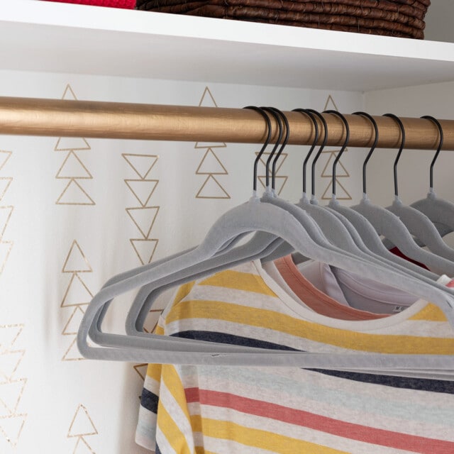 How to Make Wall Decals with Cricut (DIY Wallpaper) - Anika's DIY Life