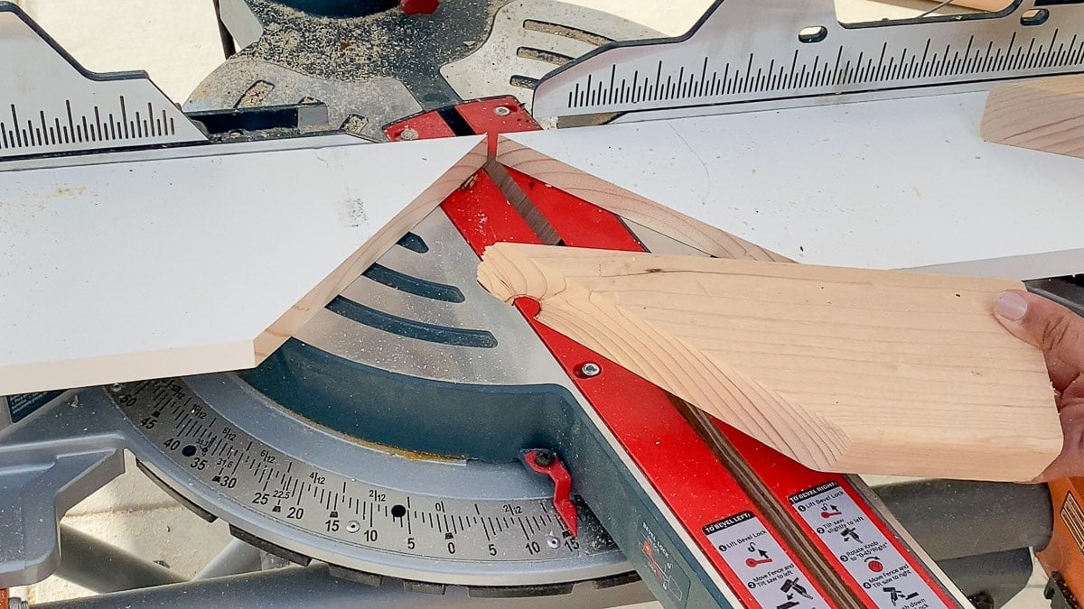 60-degree miter cut