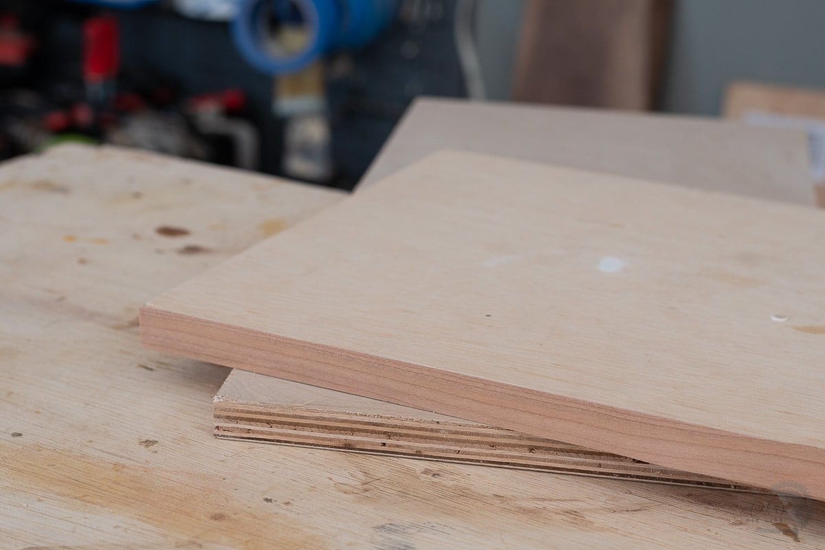 Raw plywood edge and plywood edge covered with edgebanding