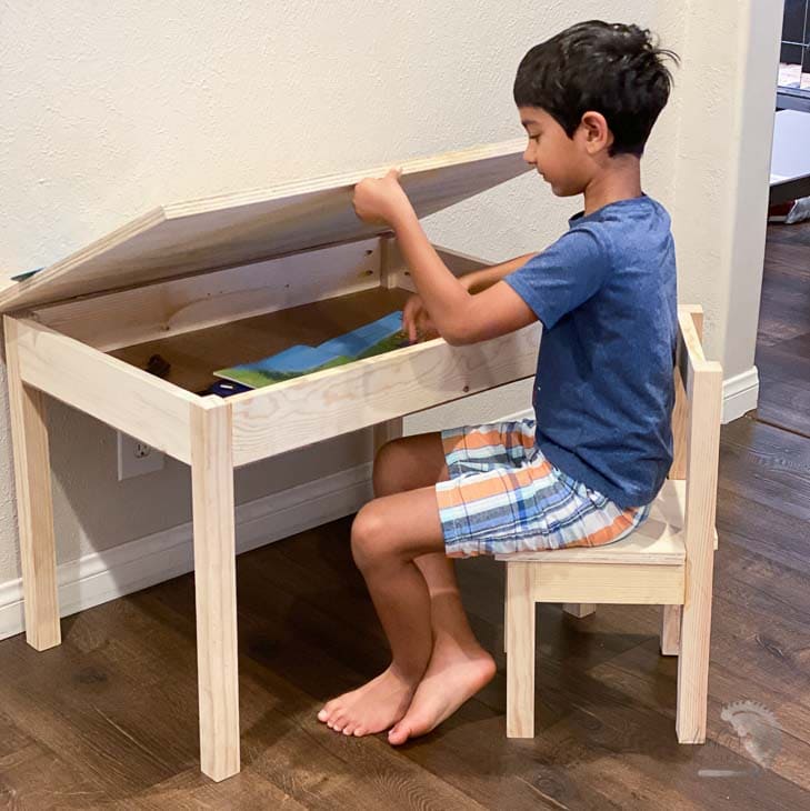 39 Easy DIY Kids Table And Chair Ideas You Can Build!