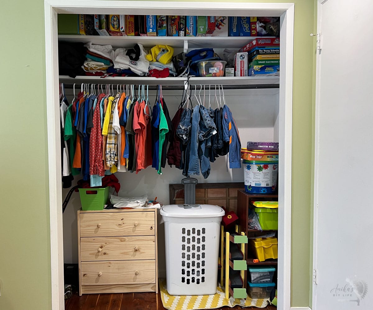 How To Build A DIY Closet Organizer (With Drawers)