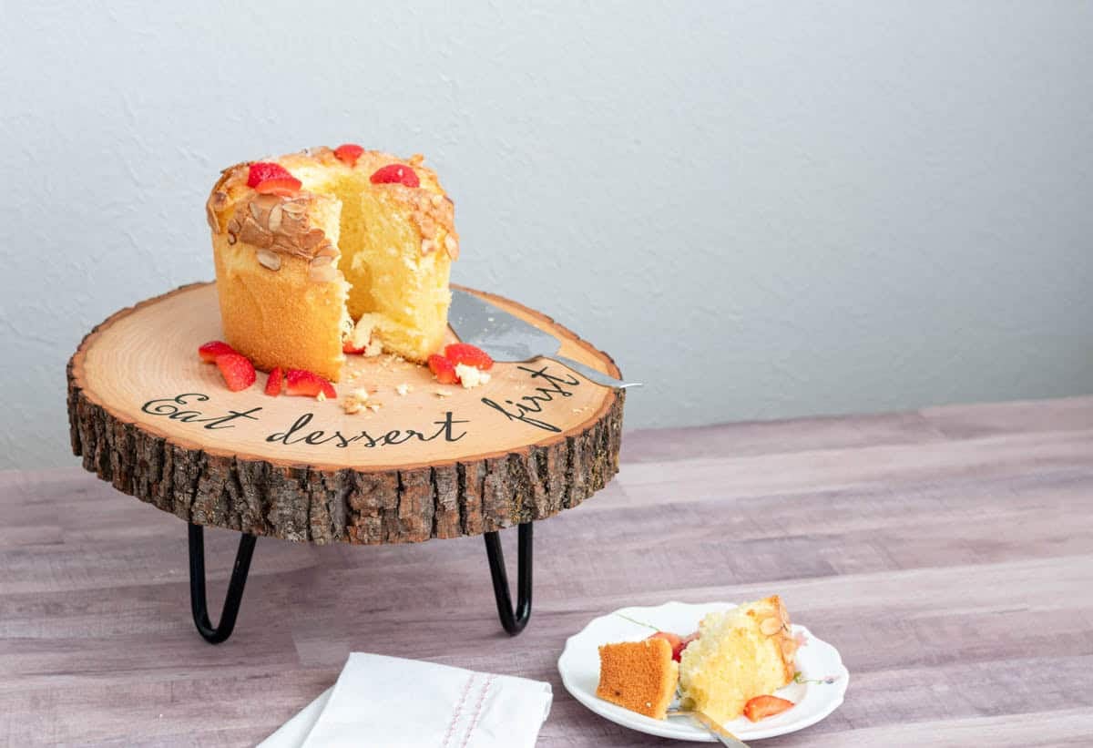DIY gift for her a wood slice cake stand