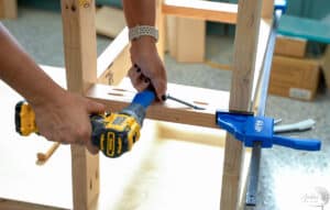 How To Build A DIY Small Mobile Workbench With Storage