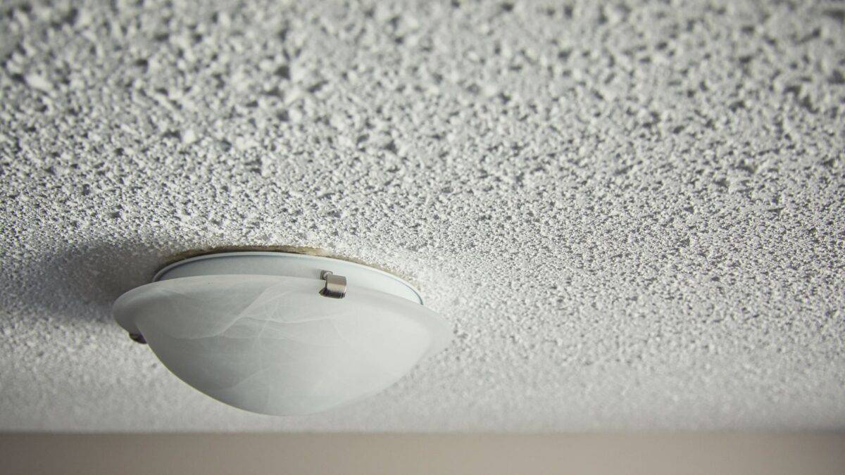 light on a popcorn ceiling