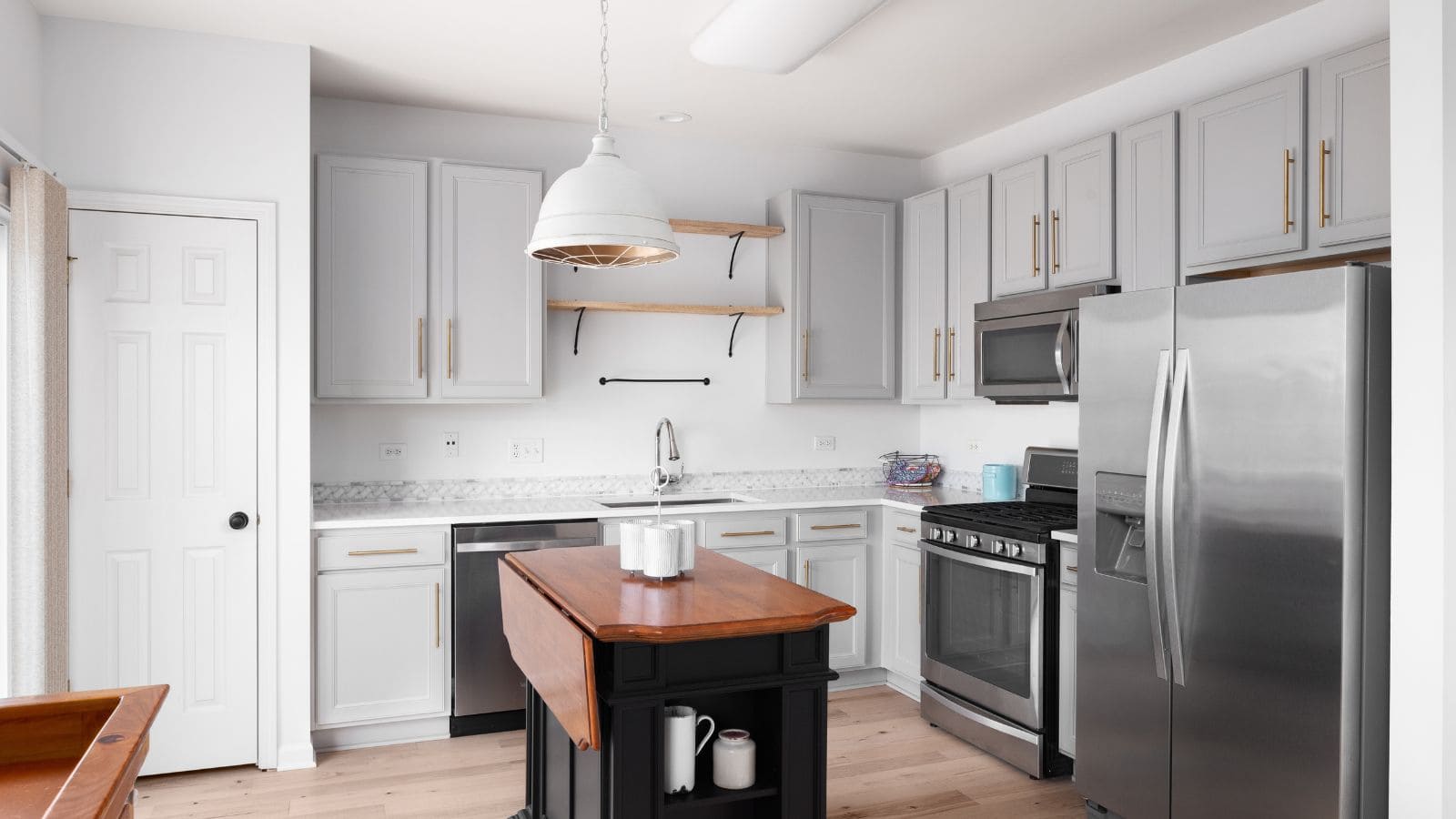 pendant light of kitchen island