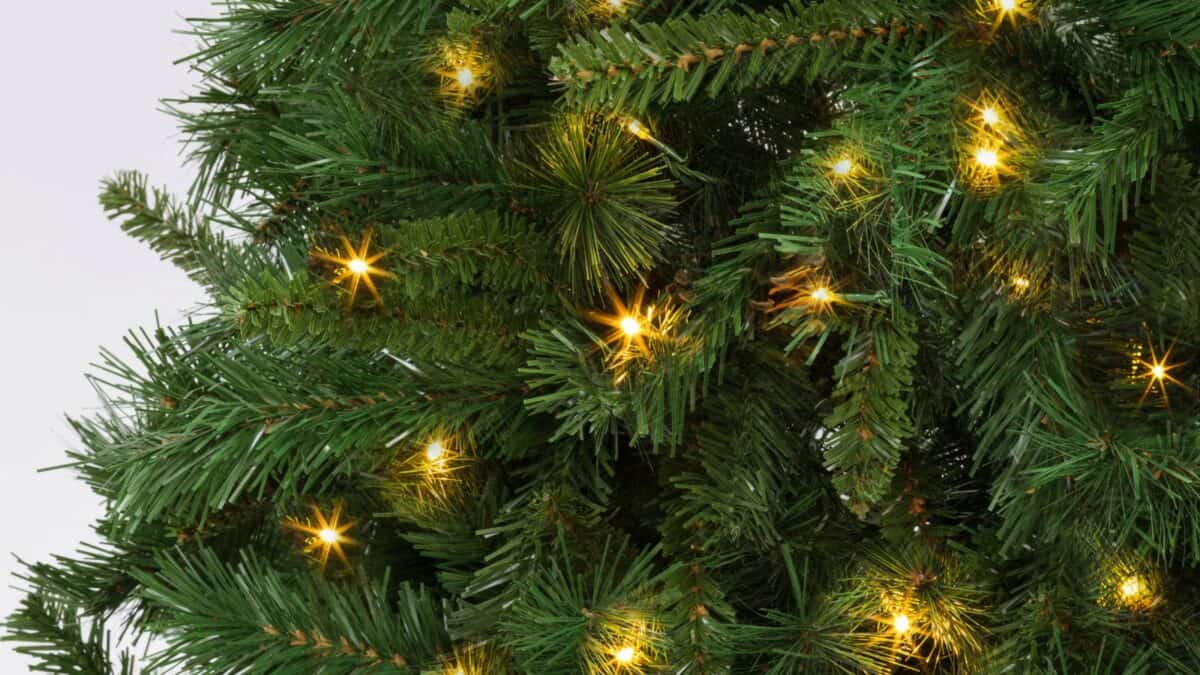 6 Benefits Of Artificial Christmas Trees Vs. Real Trees Anika's DIY Life