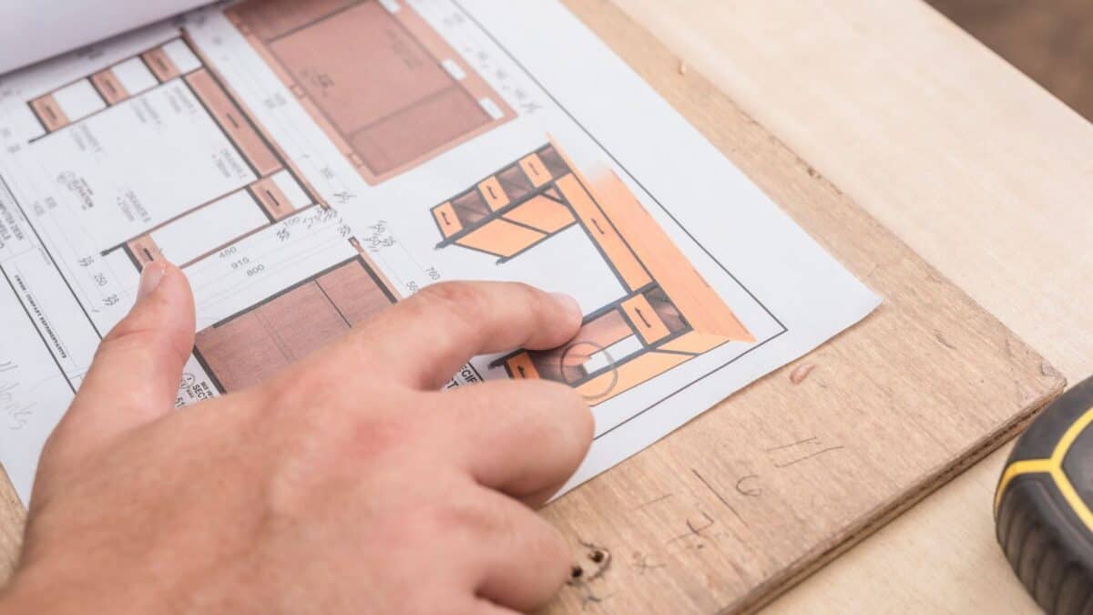 looking at furniture build plans