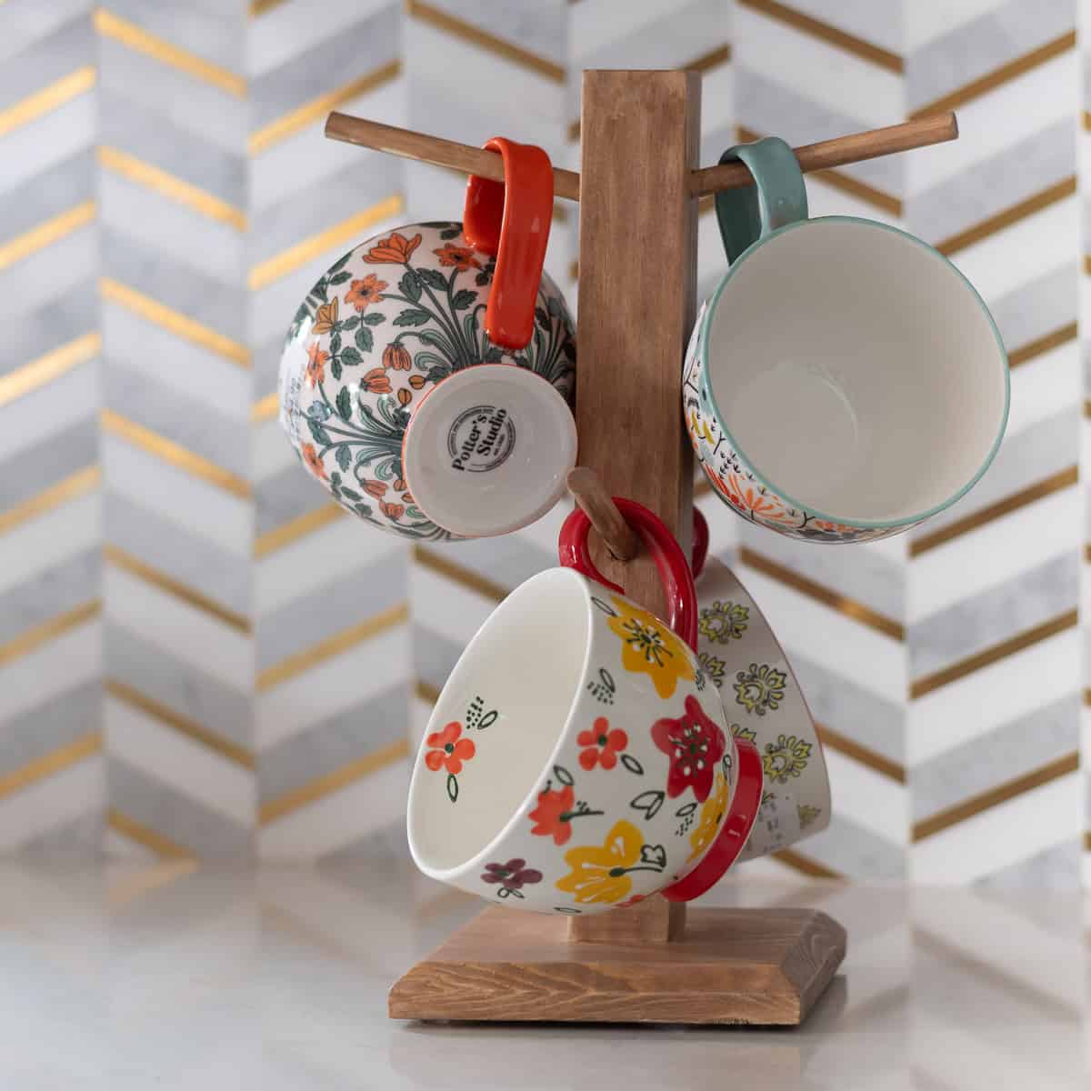 Learn how to build a DIY coffee mug tree with this simple step-by-step tutorial. Perfect for beginners, this quick woodworking project makes a great Christmas gift or stylish mug organizer!