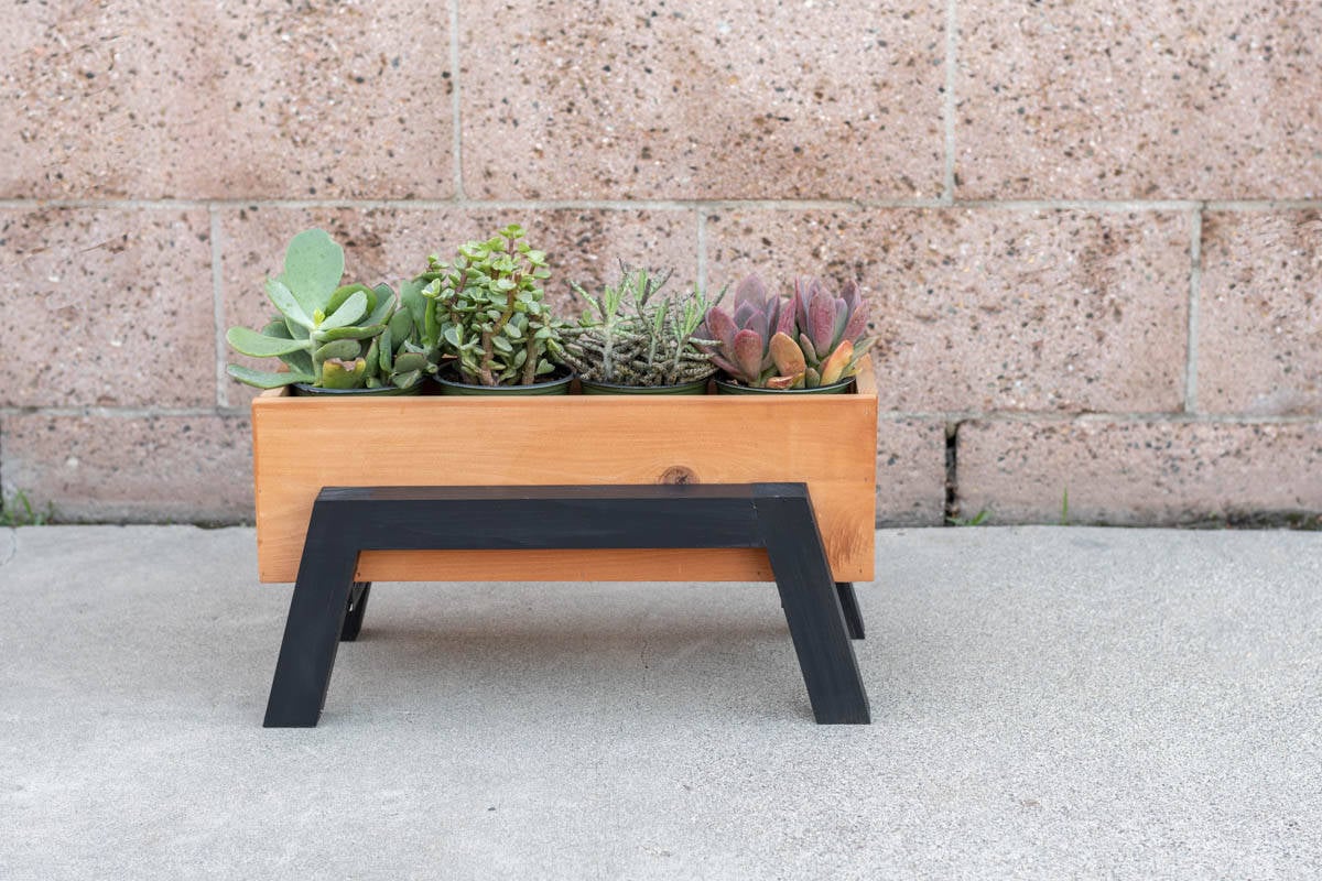 small DIY modern planter box idea