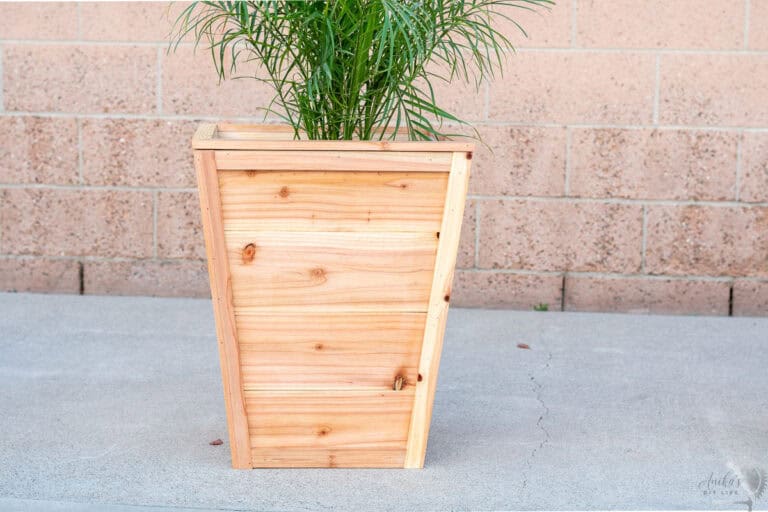 How To Build A DIY Tapered Planter Box For Beginners - Anika's DIY Life