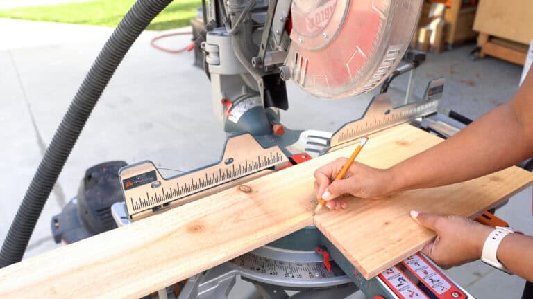 How To Build A DIY Tapered Planter Box For Beginners - Anika's DIY Life