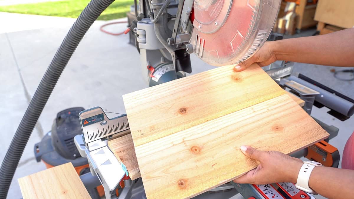 showing the two cuts for the sides of the tapered planter