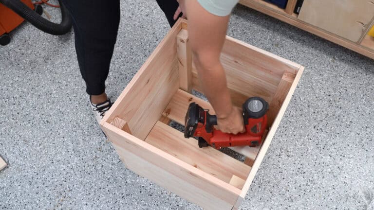 How To Build An Easy DIY Square Cedar Planter Box (No Table Saw ...