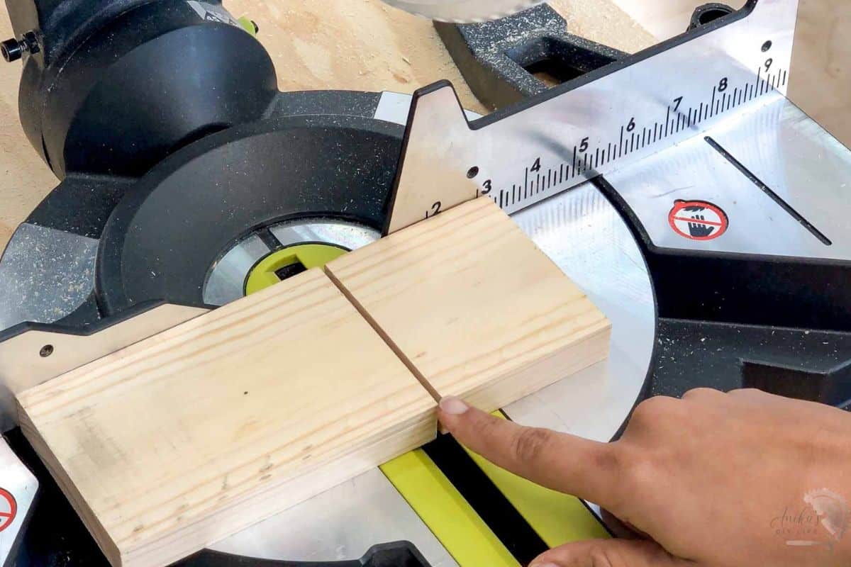 Image of the cut in a board that is kerf