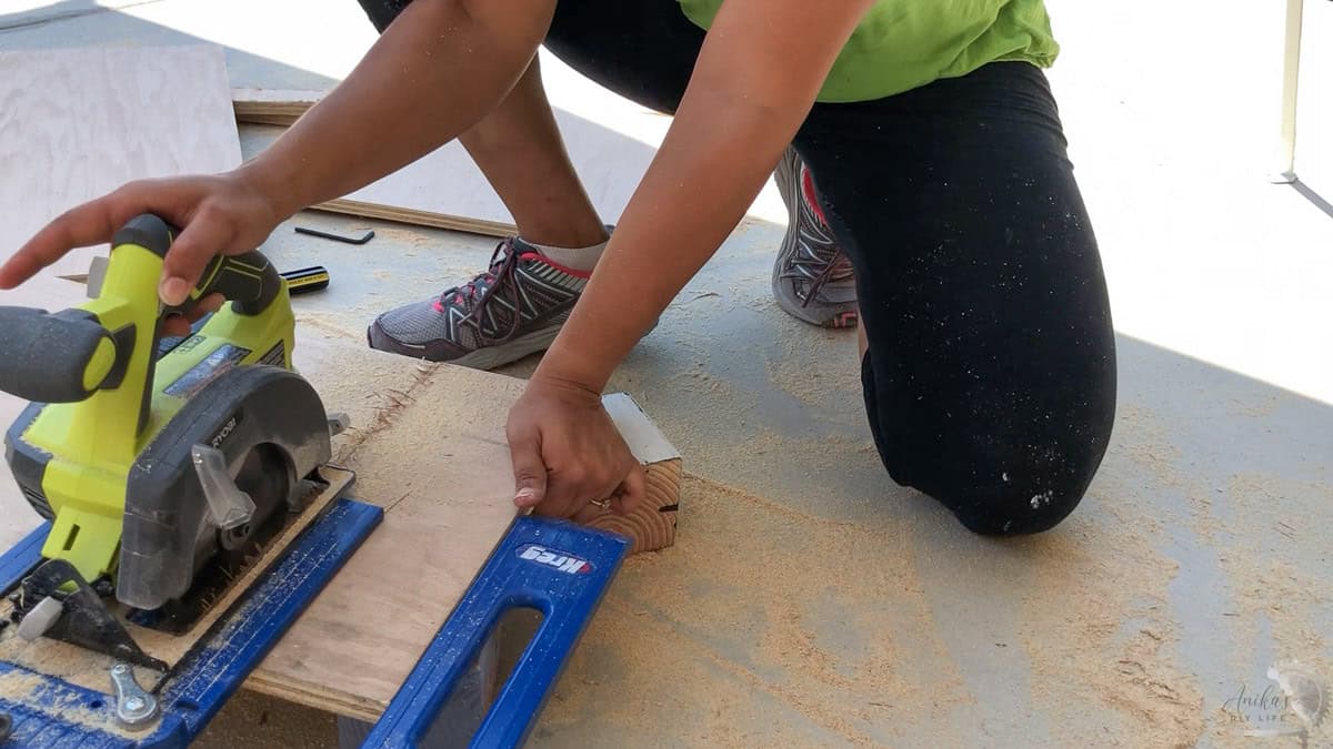 plywood splintering really badly when cut with a circular saw with low tooth count